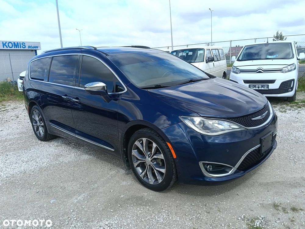 Chrysler Pacifica - 2