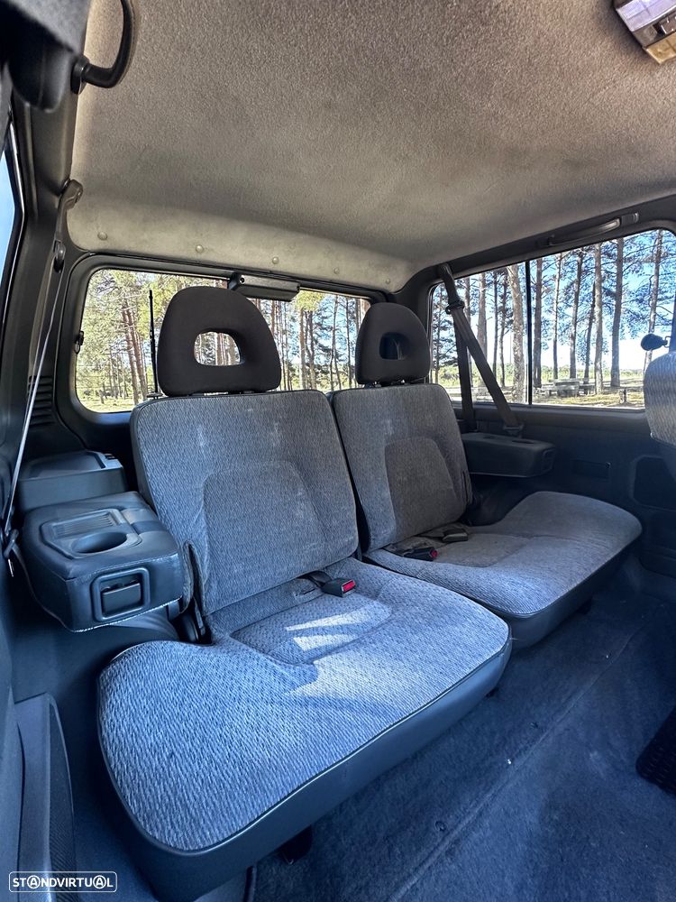 Mitsubishi Pajero 2.5 TDi GLX - 23