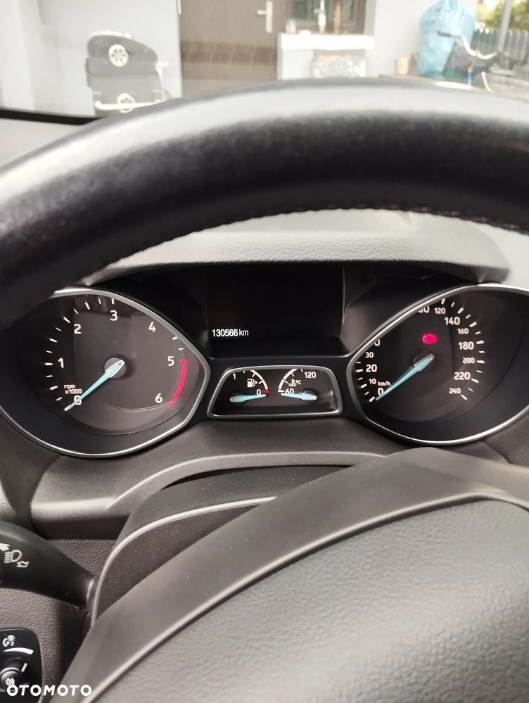 Ford Kuga 2.0 TDCi FWD Titanium - 8