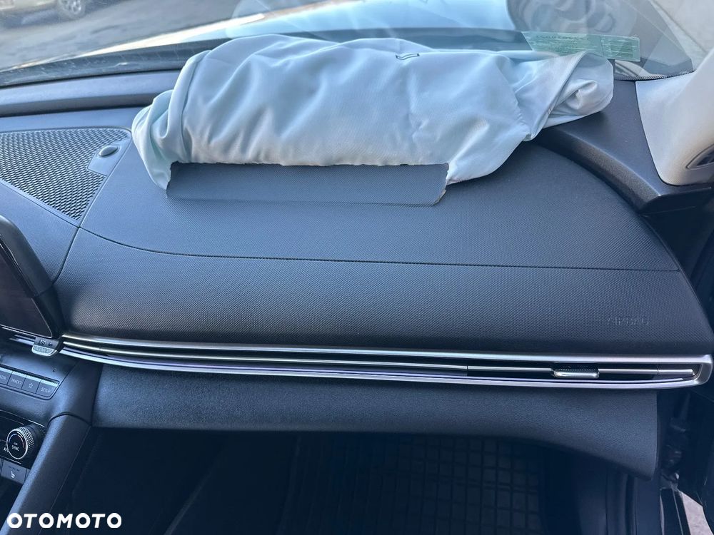 Hyundai Elantra 1.6 Smart CVT - 16