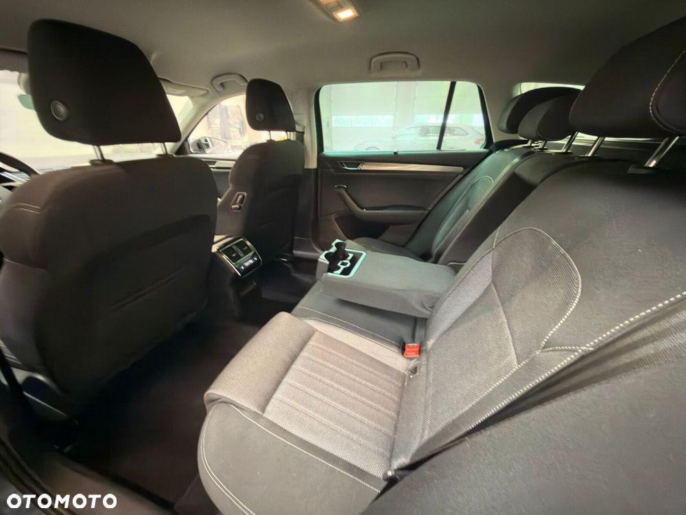 Skoda Superb 2.0 TDI SCR Style DSG - 27