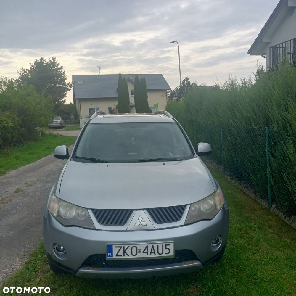 Mitsubishi Outlander - 3