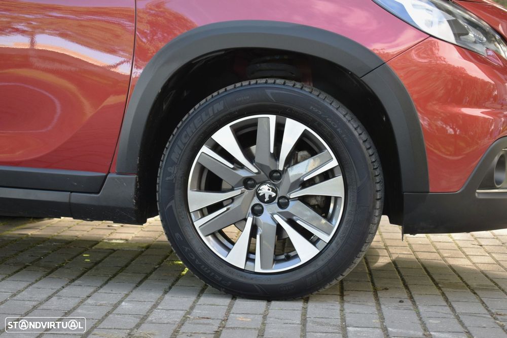 Peugeot 2008 1.2 PureTech Allure EAT6 - 44