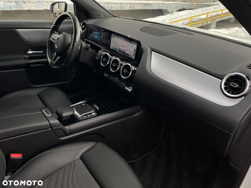 Mercedes-Benz GLA - 14