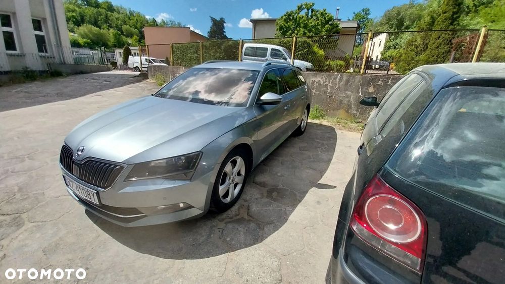 Skoda Superb 2.0 TDI SCR Style DSG - 3