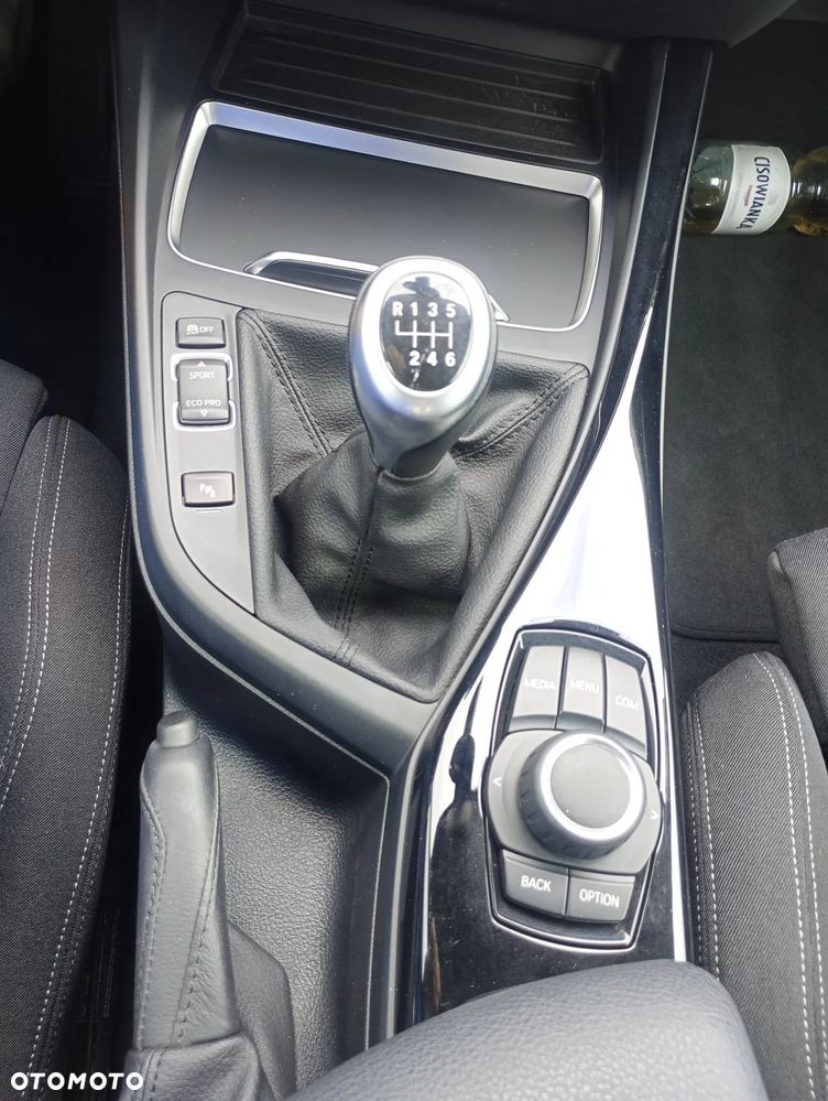 BMW Seria 2 218i Sport Line - 33