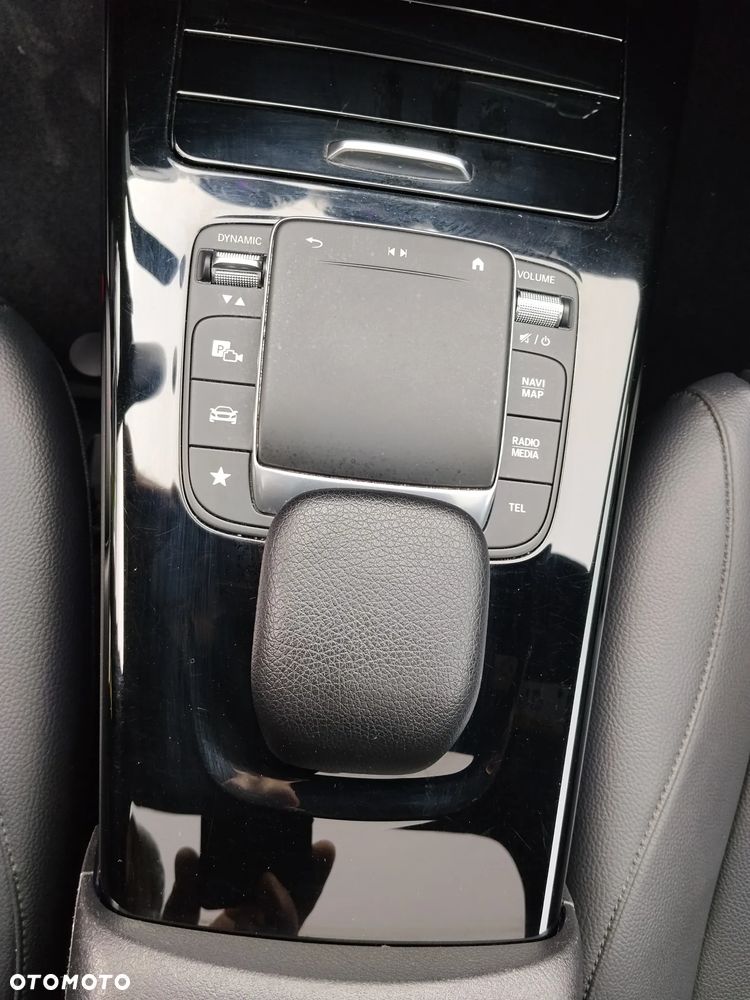 Mercedes-Benz CLA 200 d Progressive - 37