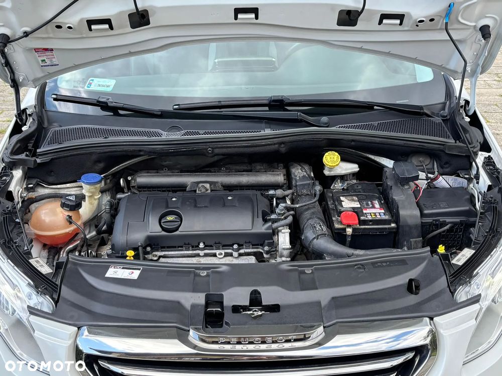 Peugeot 2008 1.6 VTi Allure - 36