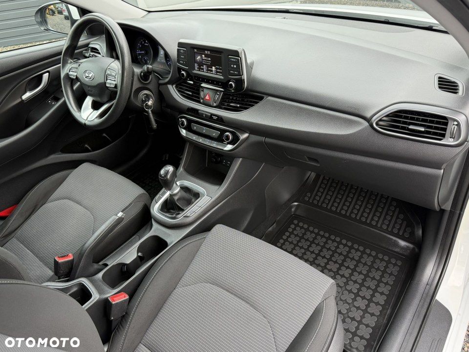 Hyundai i30 1.4 Passion Plus - 27