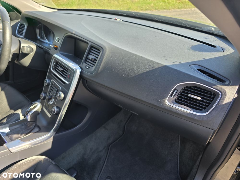Volvo S60 D4 Drive-E Dynamic Edition (Momentum) - 18