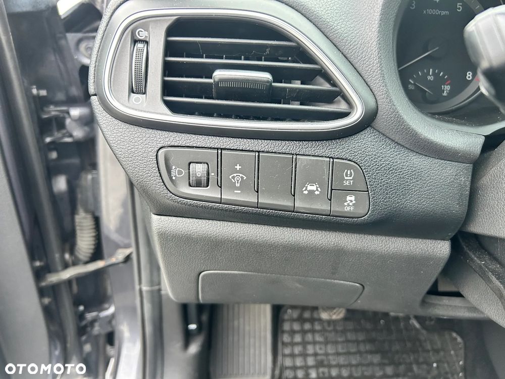 Hyundai i30 1.4 Classic + - 16