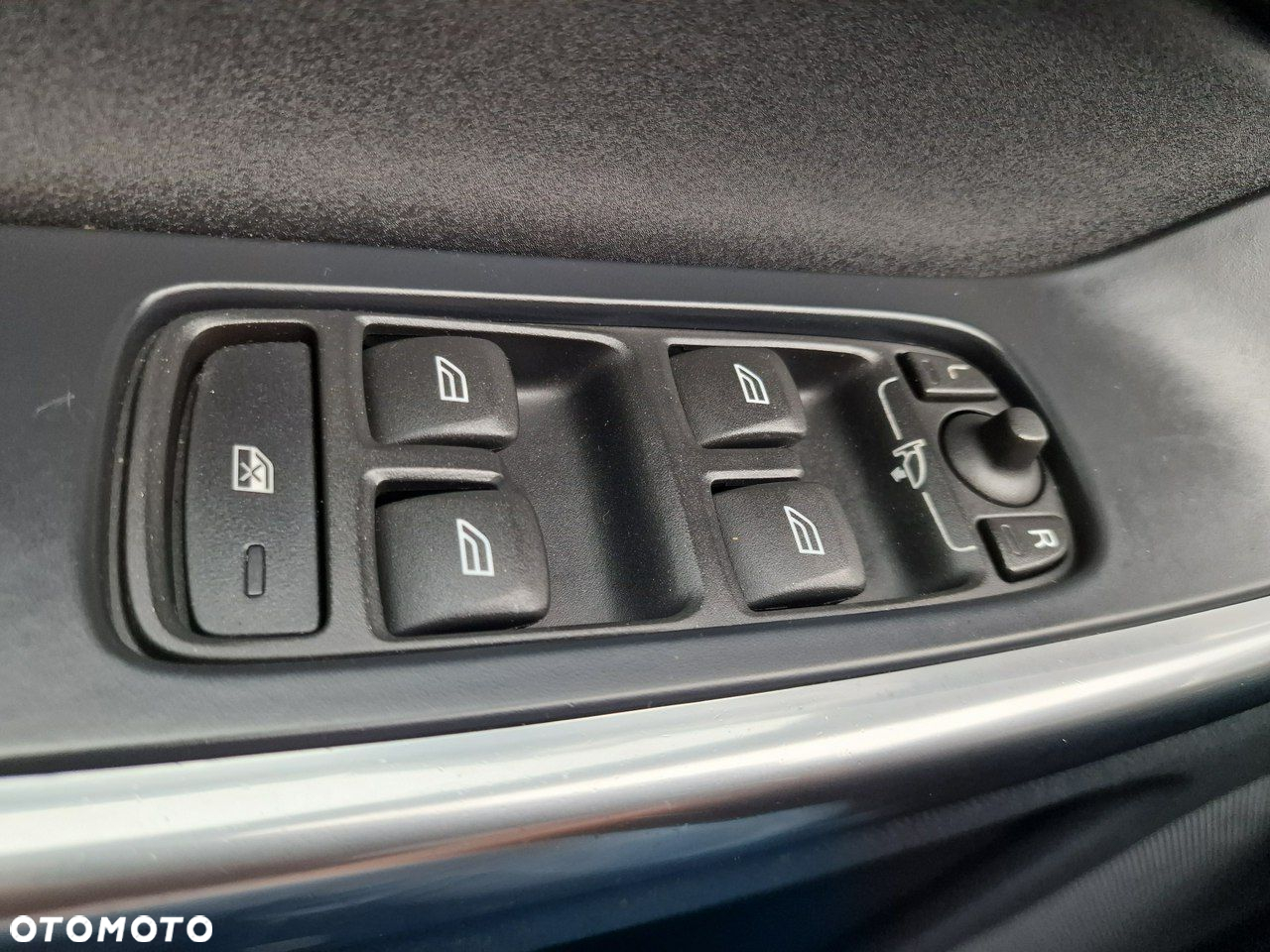 Volvo XC 60 D4 Geartronic Momentum - 36