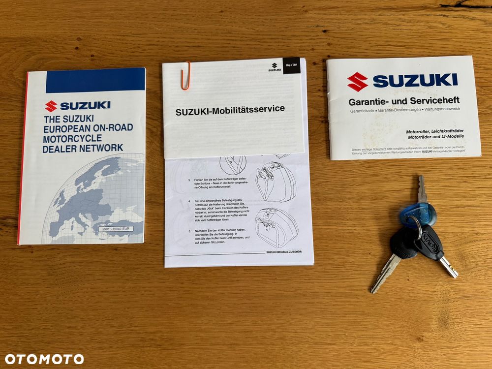 Suzuki GSX - 23