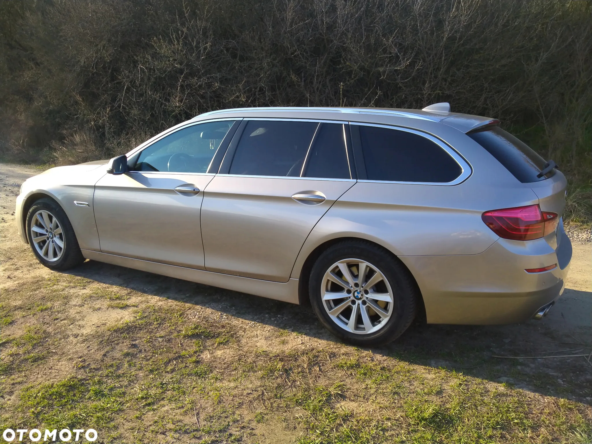 BMW Seria 5 525d Touring Luxury Line - 13