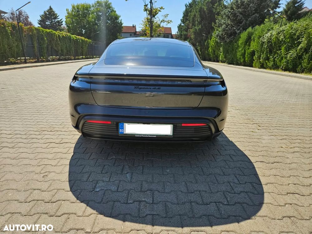 Porsche Taycan - 3