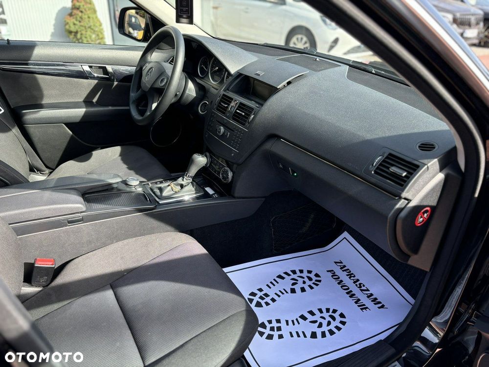 Mercedes-Benz Klasa C 180 T Kompressor Automatik - 24