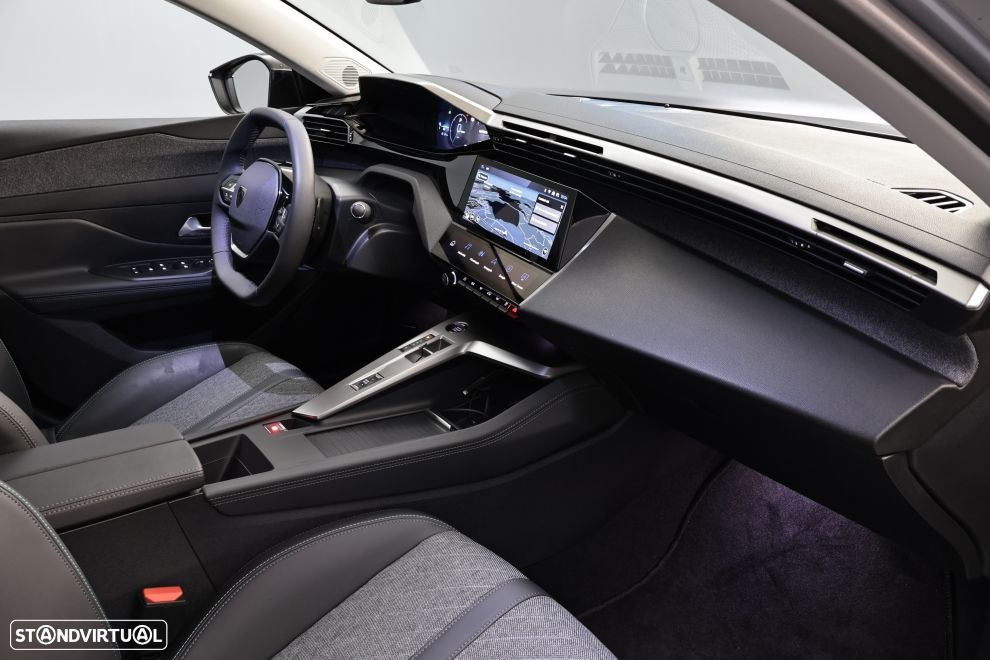 Peugeot 408 1.6 Hybrid Allure e-EAT8 - 22