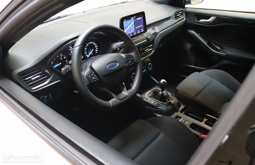 Ford Focus 1.0 EcoBoost ST-Line - 10