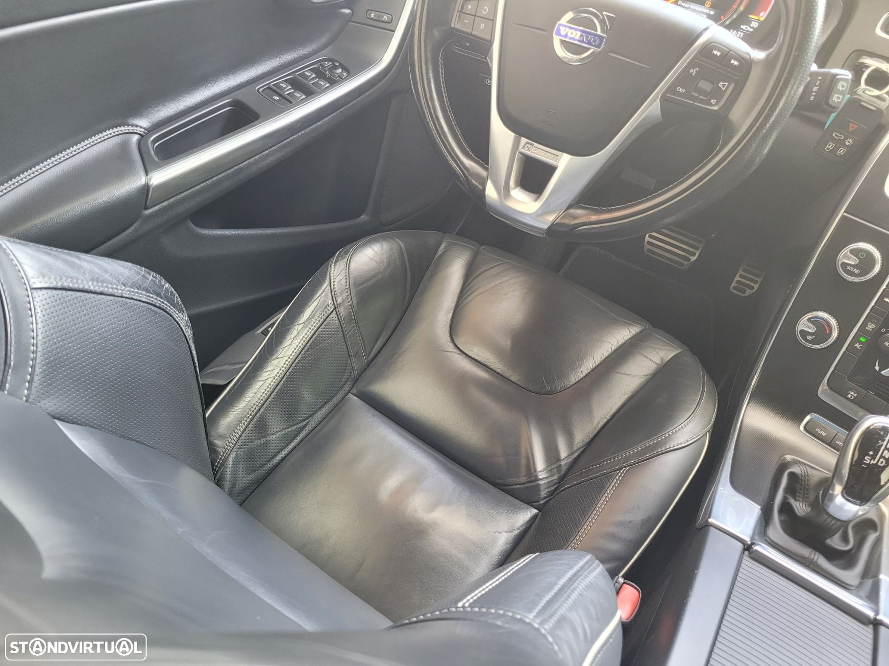 Volvo V60 2.4 D6 R-Design AWD Phev - 35