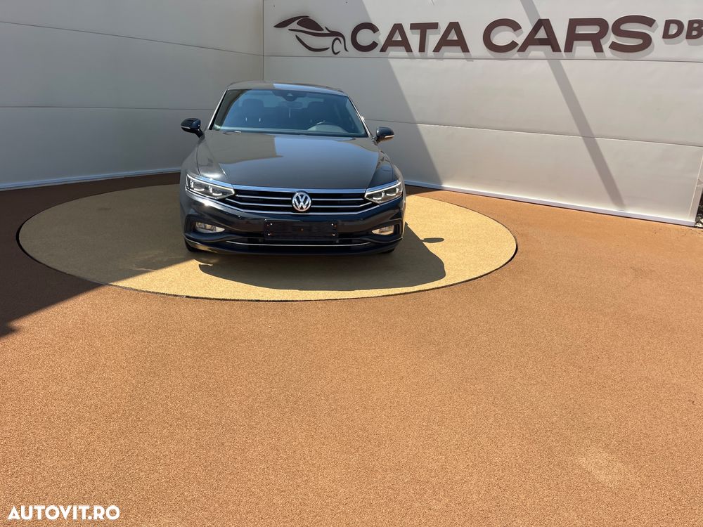Volkswagen Passat 1.6 TDI SCR DSG Business - 1