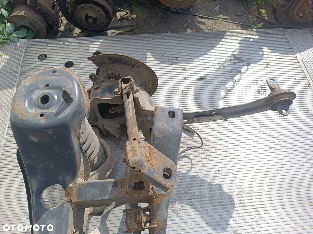 BELKA OŚ ZAWIESZENIA TYŁ FORD FOCUS MK2 KOMBI - 2