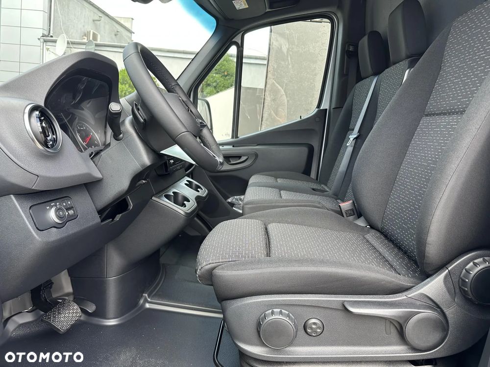 Mercedes-Benz Sprinter - 8