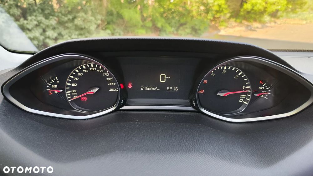 Peugeot 308 BlueHDi 150 Stop & Start Allure - 36