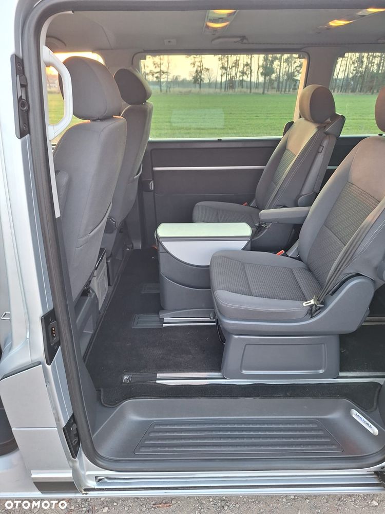 Volkswagen Multivan - 16