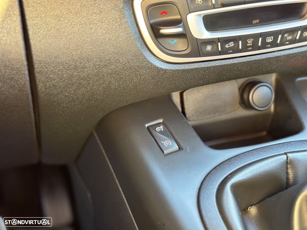 Renault Scénic dCi 110 Expression - 19