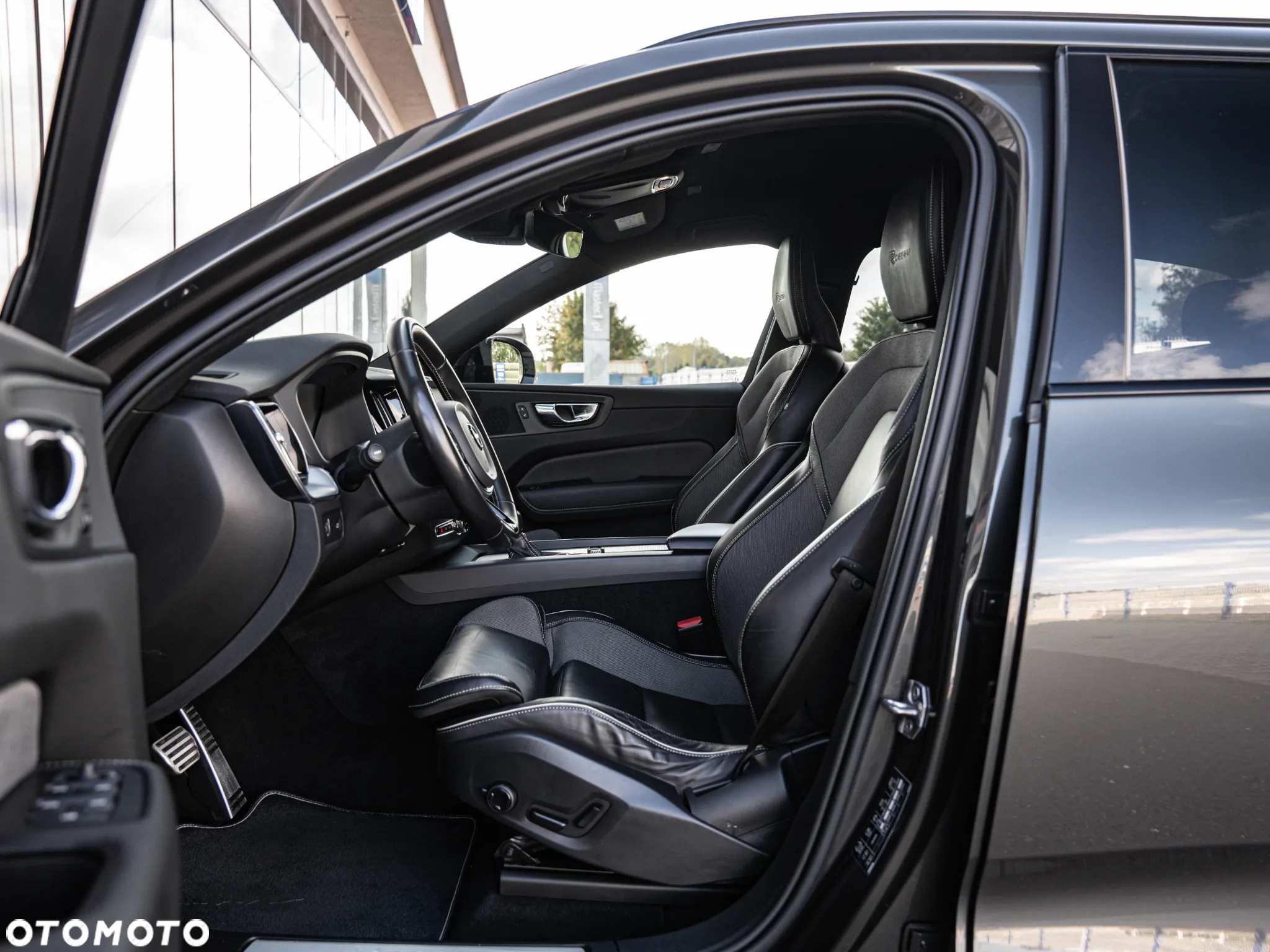 Volvo XC 60 D4 R-Design - 22