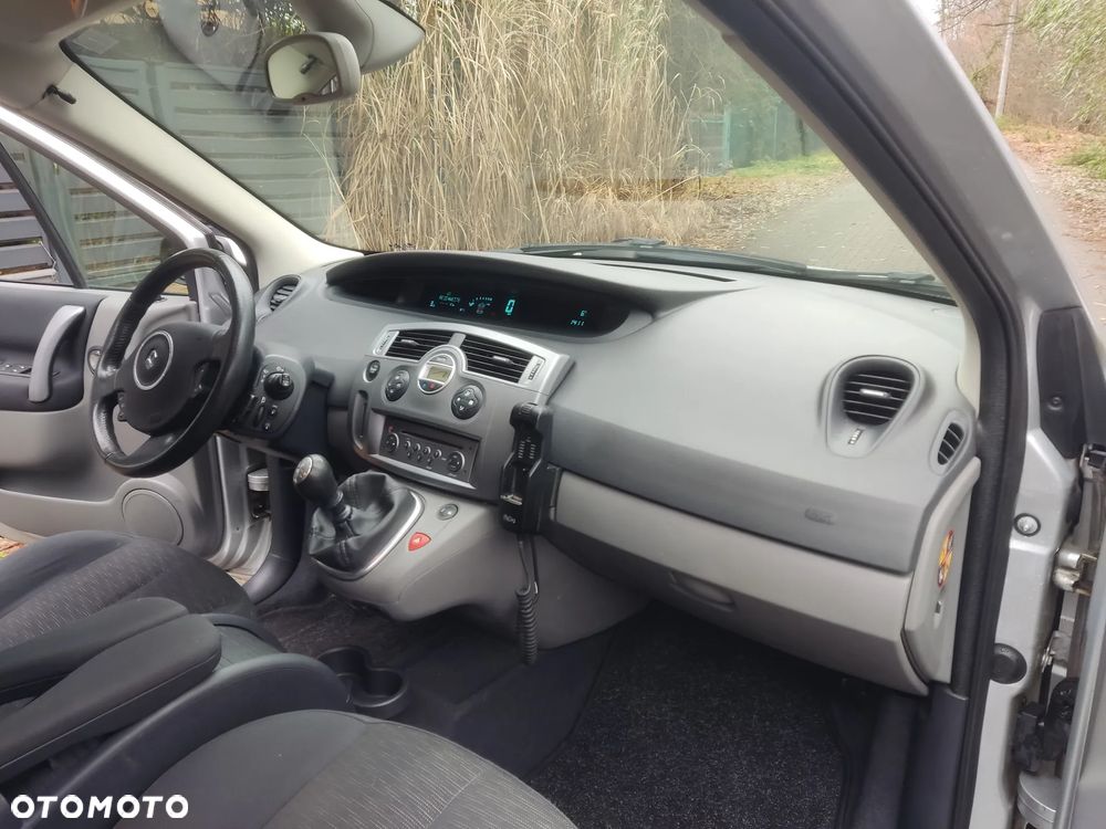 Renault Scenic 2.0 16V Privilege - 24