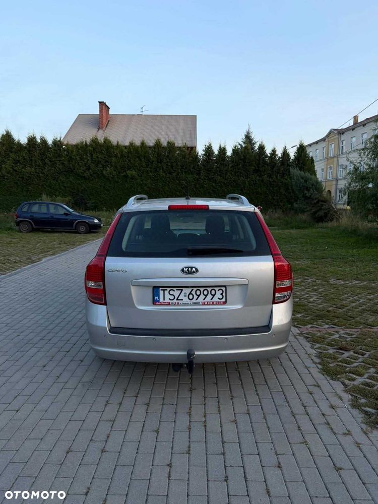 Kia Ceed - 7