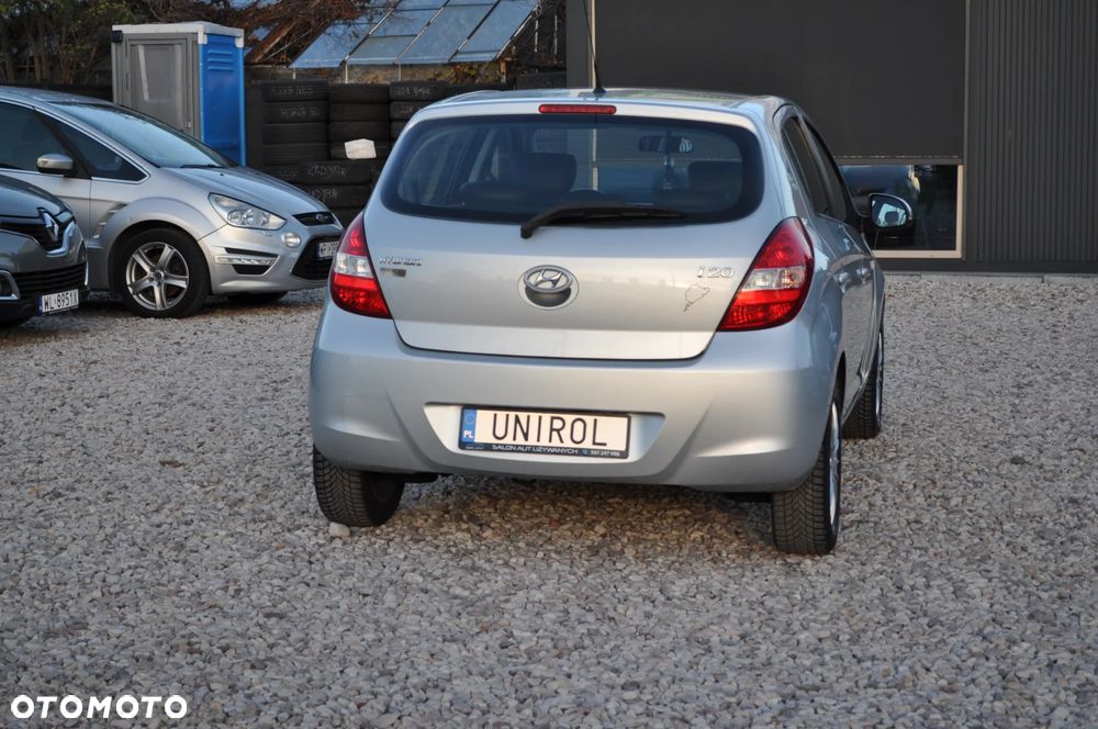 Hyundai i20 1.2 UEFA EURO 2012 Edition - 8