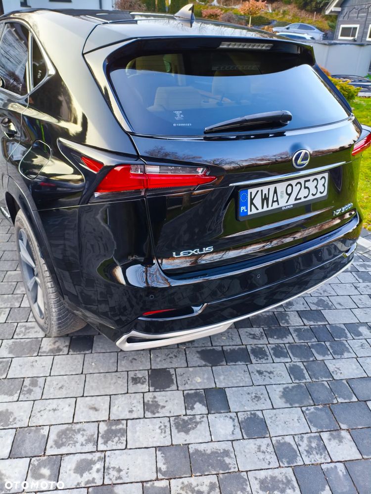 Lexus NX 300h Prestige AWD - 4