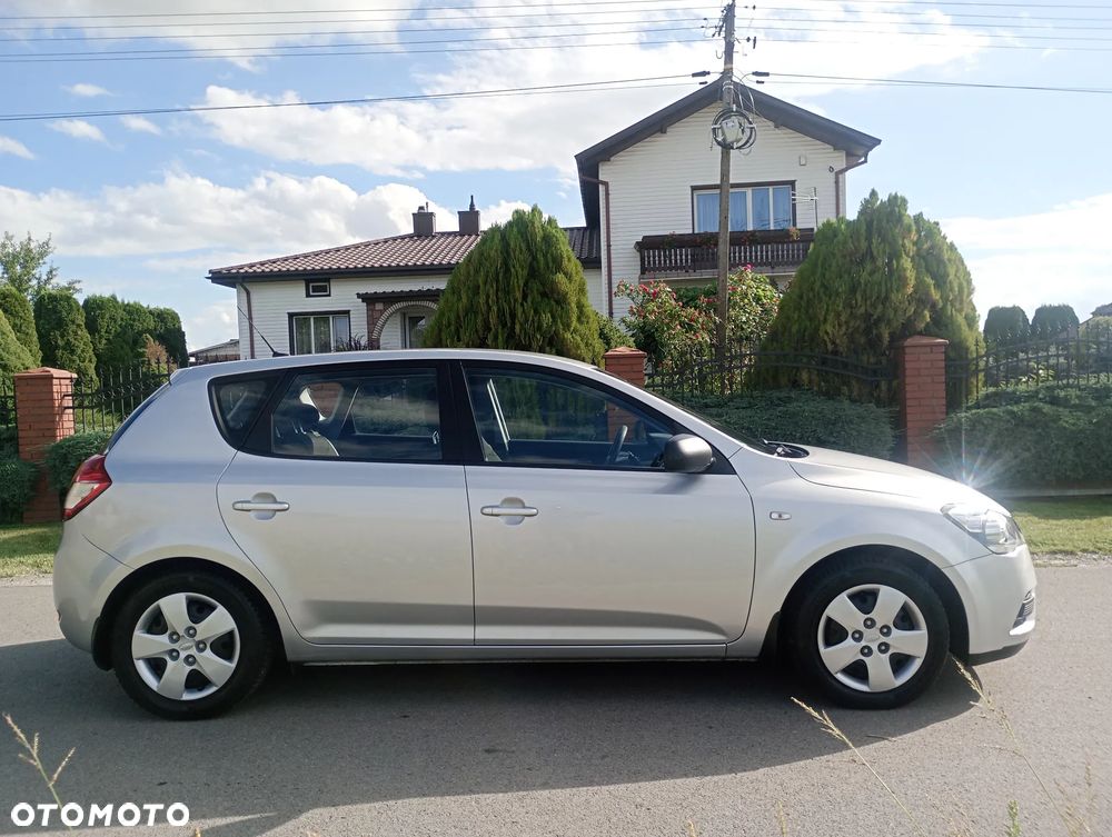 Kia Ceed 1.4 CVVT Attract - 20
