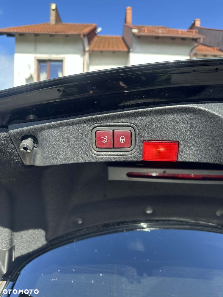 Mercedes-Benz Klasa C 300 7G-TRONIC - 14