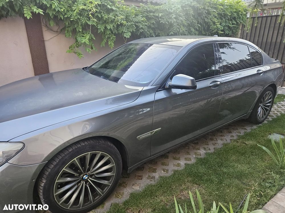 BMW Seria 7 2012 photo 2