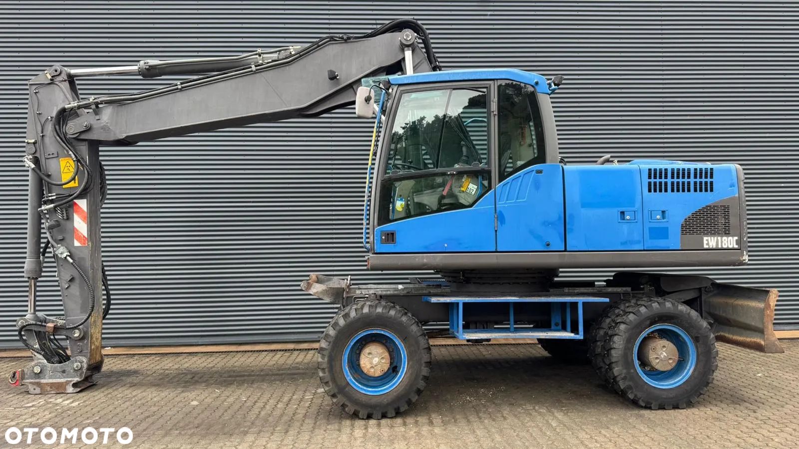 Volvo EW 180 C - 1