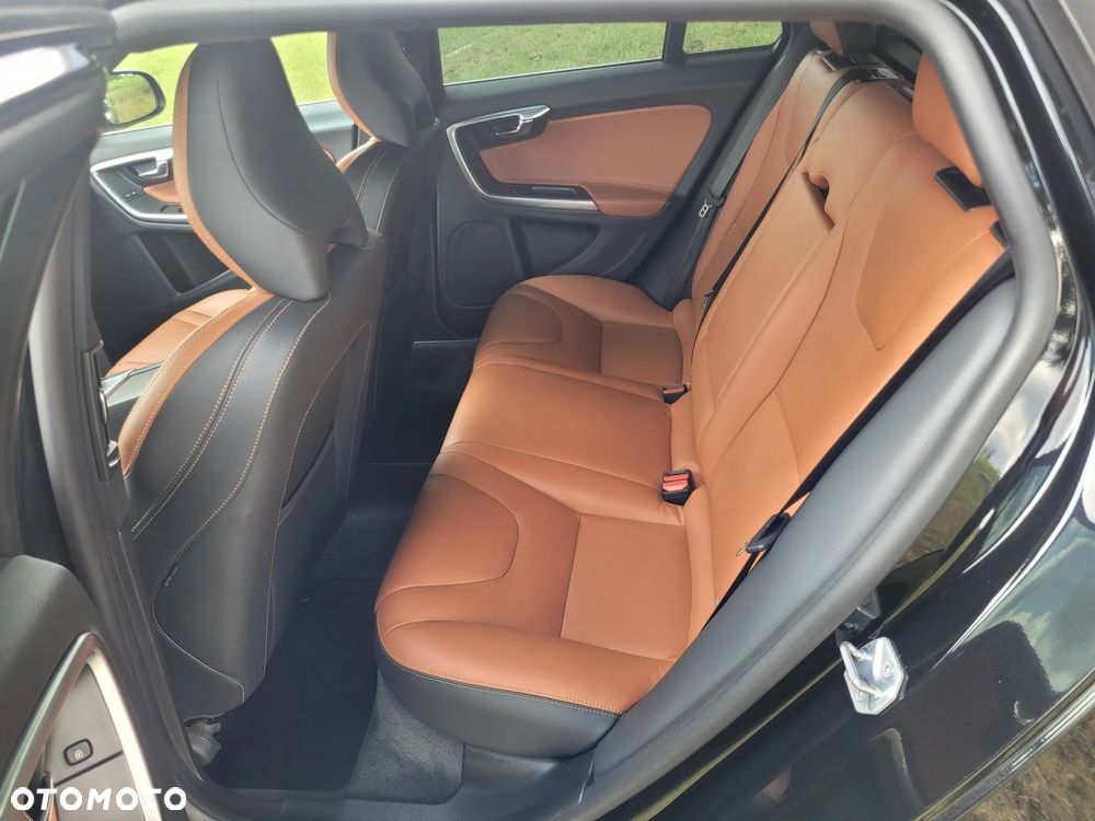 Volvo V60 D4 Geartronic Summum - 19