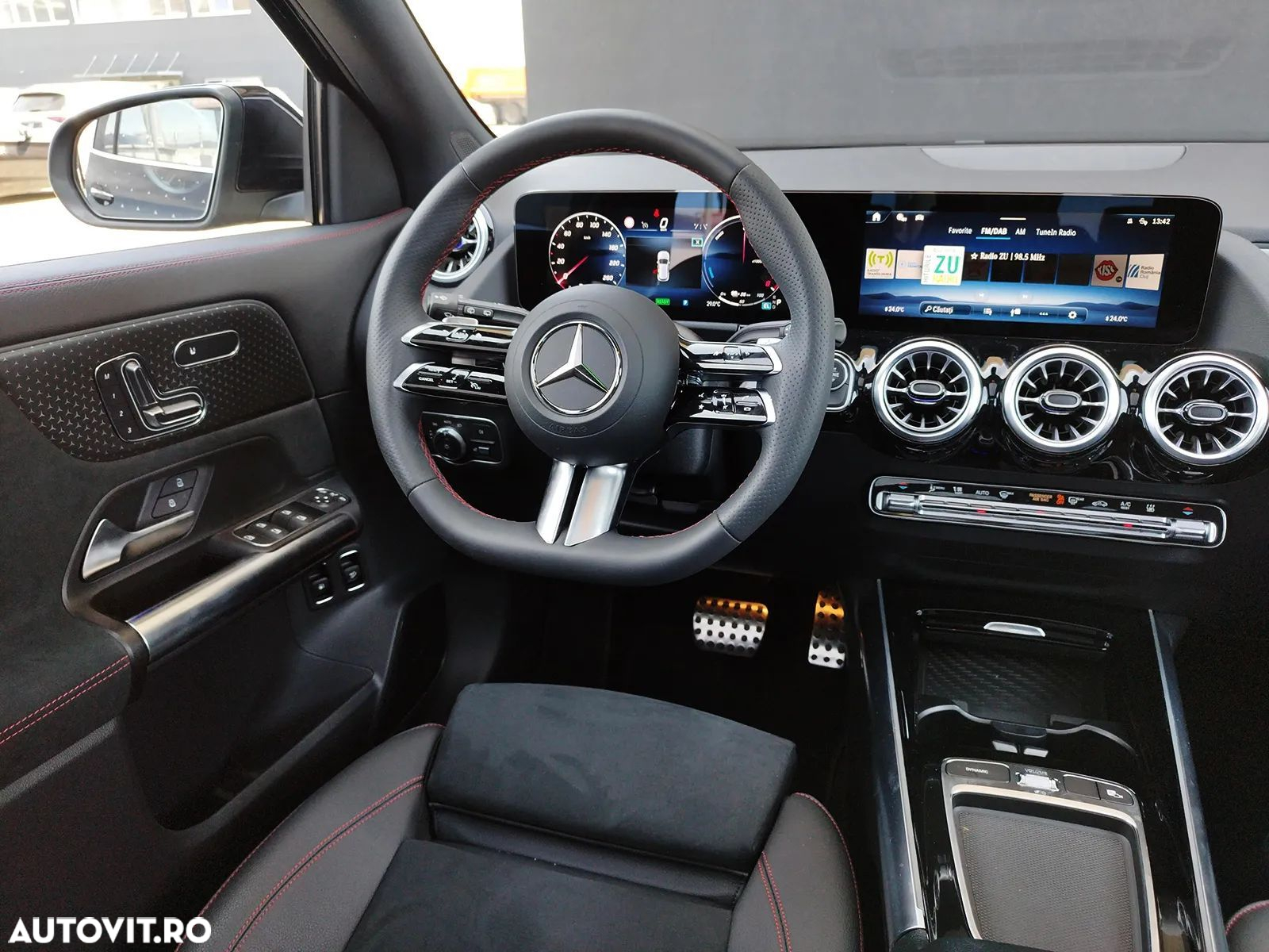 Mercedes-Benz GLA - 13