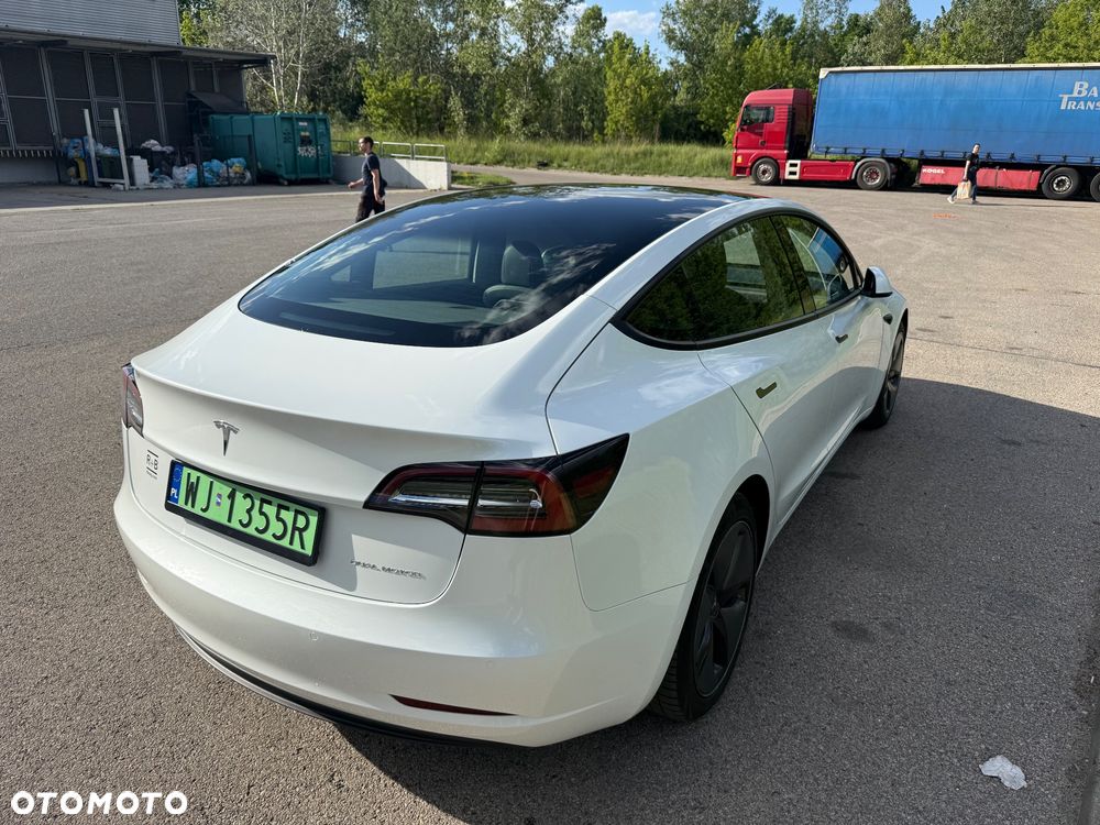 Tesla Model 3 - 3