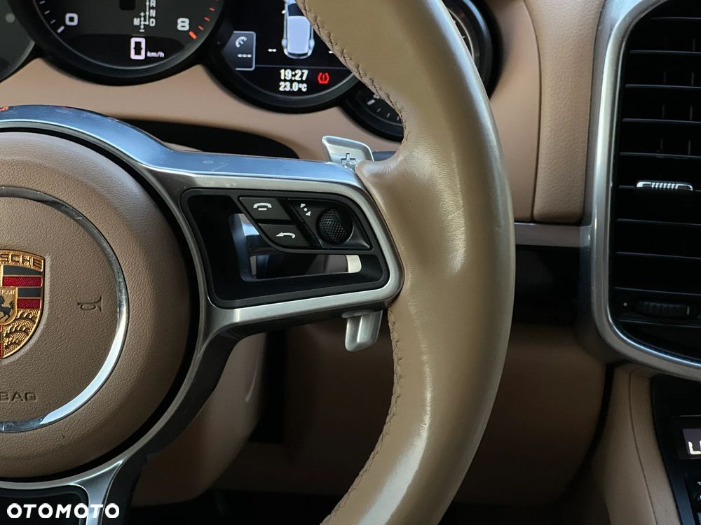 Porsche Cayenne - 19