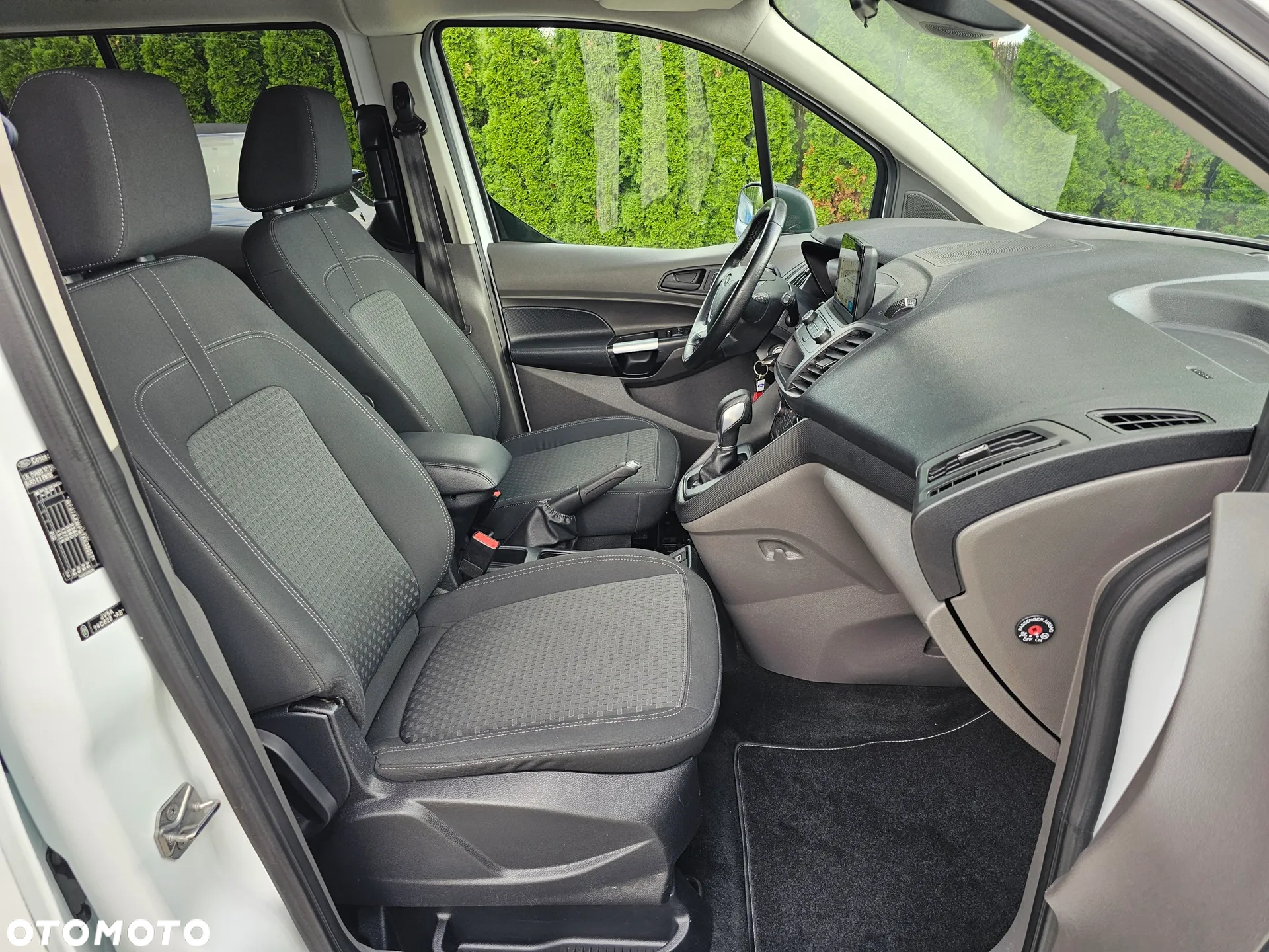 Ford Tourneo Connect Grand - 19