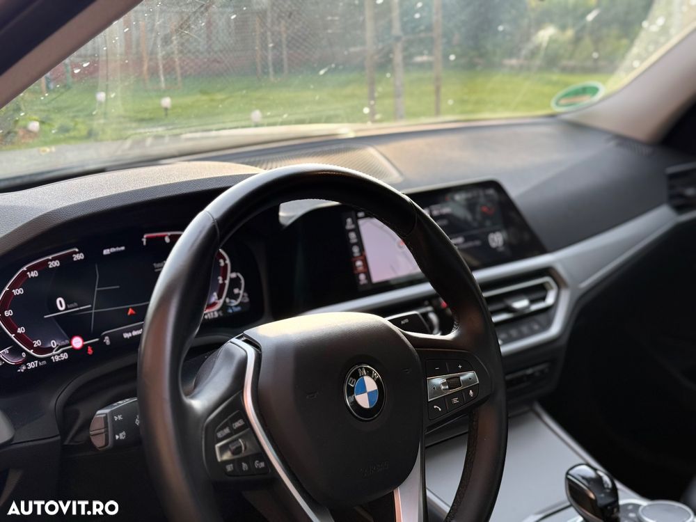 BMW Seria 3 330e Aut. Luxury Line - 19