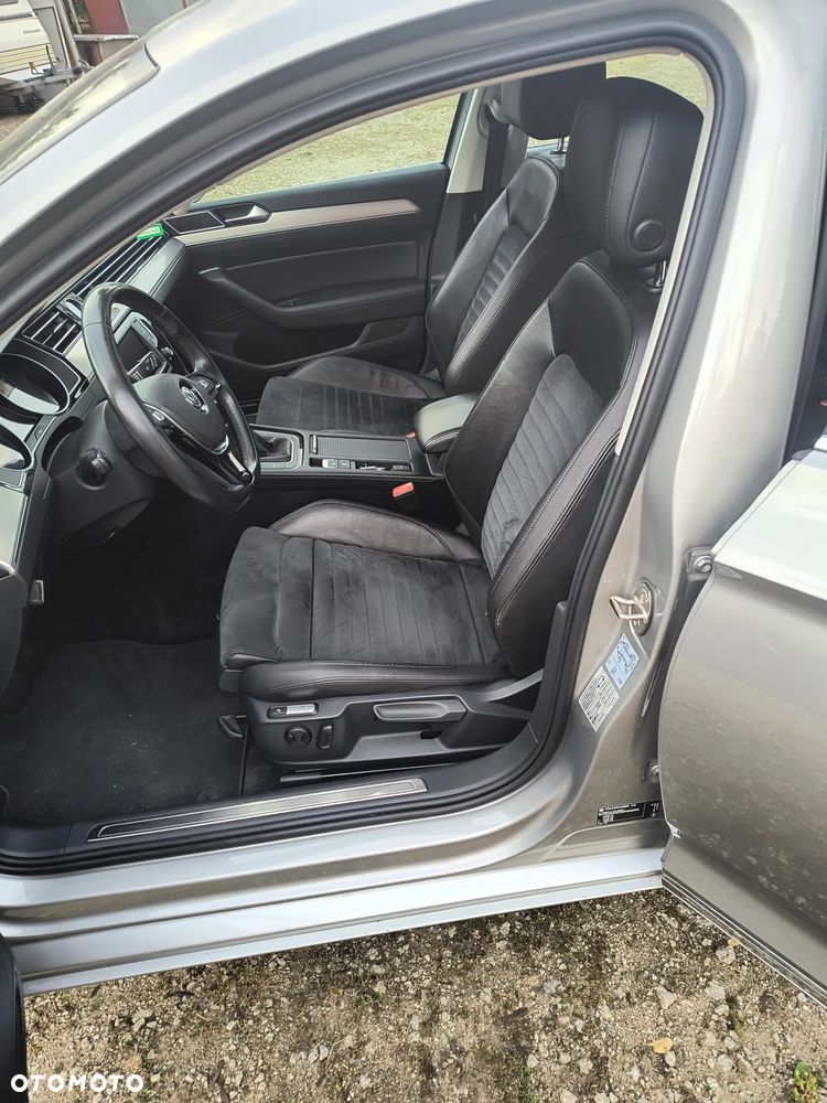 Volkswagen Passat 2.0 TDI (BlueMotion Technology) Highline - 16