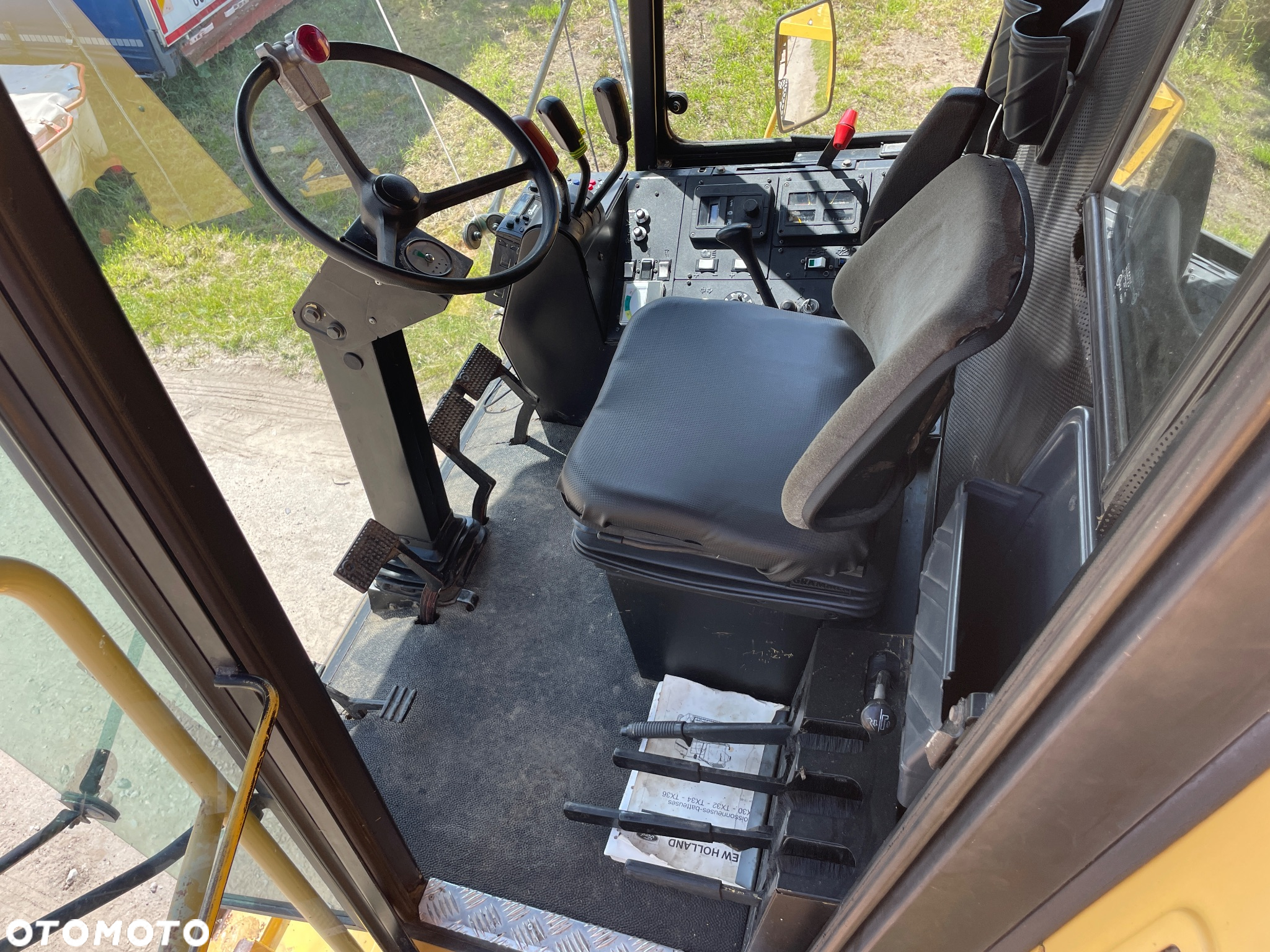 New Holland TX 32 - 20