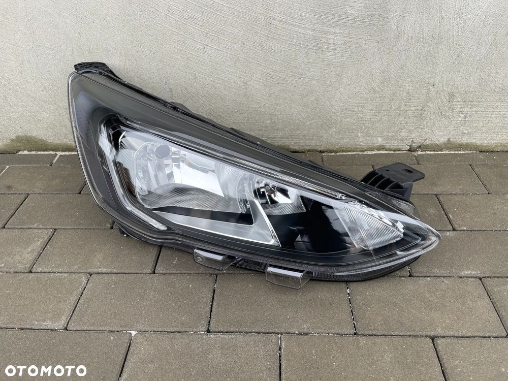 LAMPA PRZEDNIA PRAWA FORD FOCUS MK4  2018-- NOWA - 1