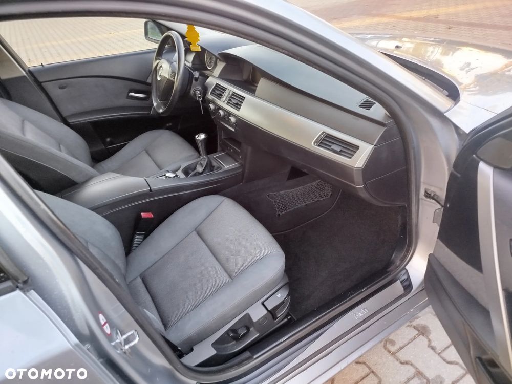 BMW Seria 5 520i - 17