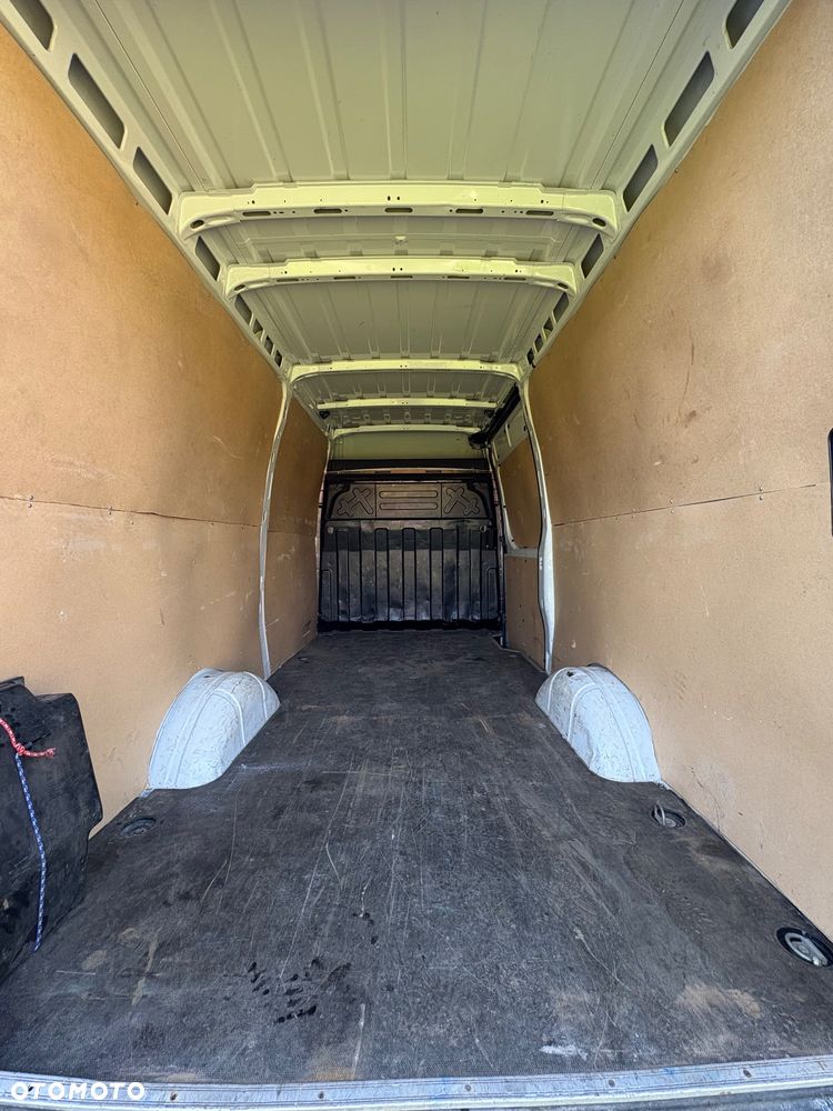 Iveco Daily 35S20 - 25