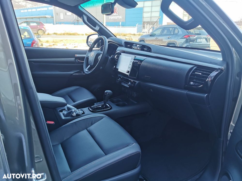 Toyota Hilux 2.8D 204CP 4x4 Double Cab AT Invincible - 8